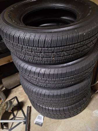 Set up 4 tires, 285/70R17 1