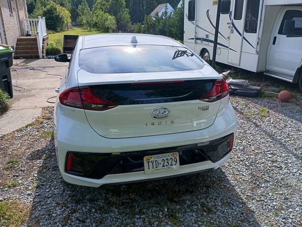 2019 Hyundai Ioniq. - $9,600 (Suffolk)63621737030401123