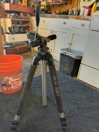 Slick Prob700DX Tripod for video/ photo / lighting 1