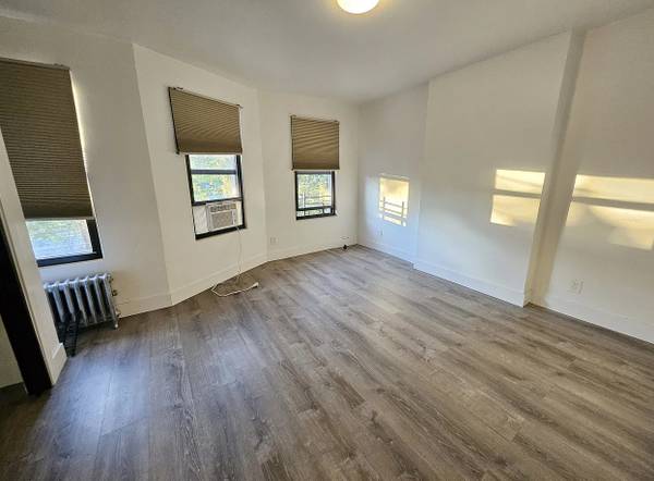 $1,300 / 1br - Spacious 1BR Apartment – Near Fordham Rd (Bronx)63995970222210122