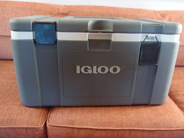 Large Igloo Cooler 1