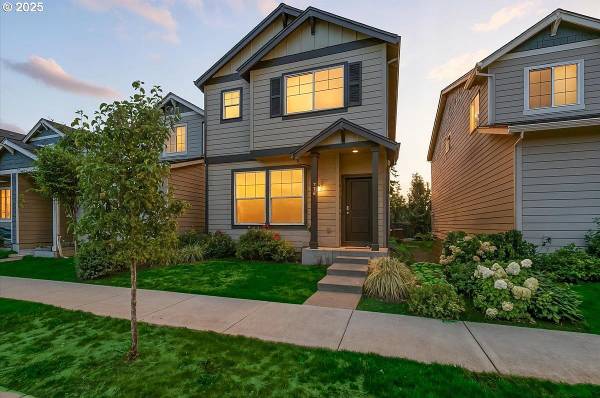 $444,900 / 3br - 1517ft2 - Better Than New! LVP Floors, Quartz Kitchen, Office w/ Built-ins (Vancouver)64297999289603120