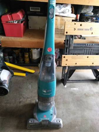 Hoover FloorMate Wet/Dry Vacuum 1