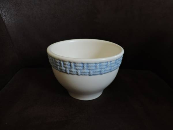 5.5" Round Stoneware Bowl 1