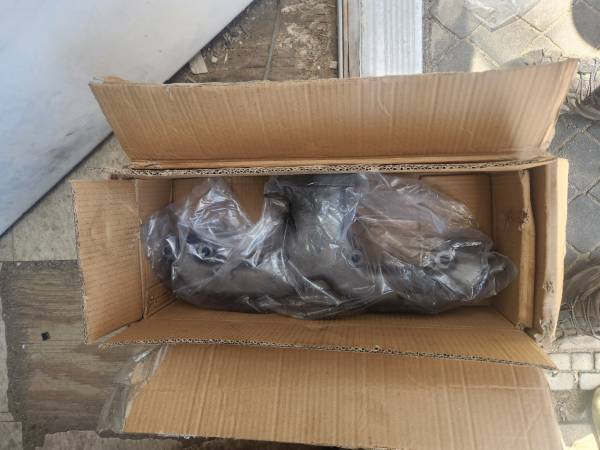 Chevrolet 350 exhaust manifolds 1