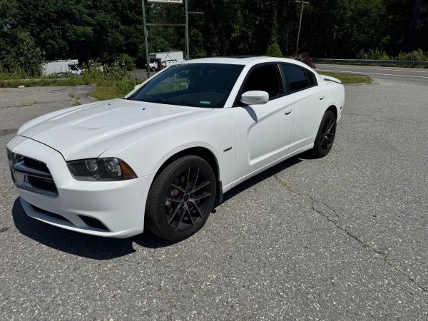 2011 DODGE CHARGER 5.7 V-8 TRACCIÓN EN LAS CUATRO RUEDAS SOLO 126 K MILLAS - $7,300 (Pelham)63654727283201124