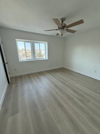 $3100.00 / 2br - 1000ft2 - Newly remodelled Tri level Townhome near the beach63865481590273124