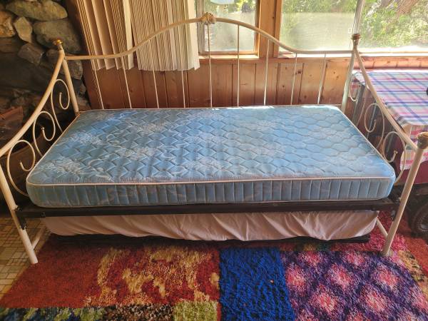 Trundle Bed 1