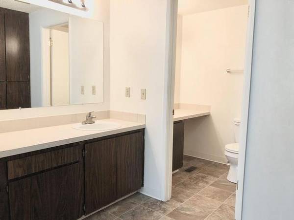 $1,190 / 1br - 735ft2 - Unbeatable 1 BR, Air Conditioning, Patio & More!63669155388929124