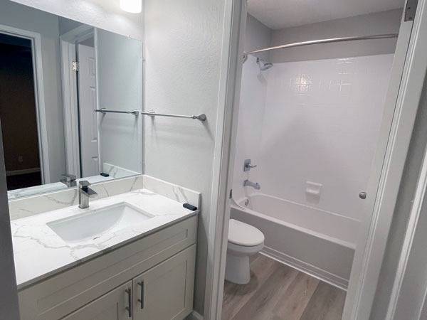 $2,395 / 1hab - 634ft2 - Apartamento de 1 hab., Cocina moderna, Pisos estilo madera, ¡A ESTRENAR! tocador de mármol (walnut creek)63657558026115124