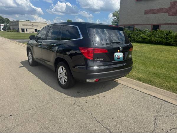 Honda Pilot 2017 107k millas - $13,800 (Naperville)63618900435843124