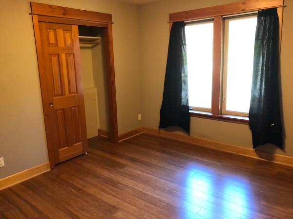 Room in water/ mt. View House 1