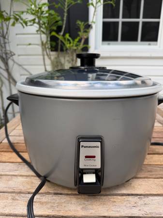 Panasonic 37 cups rice cooker/warmer 1