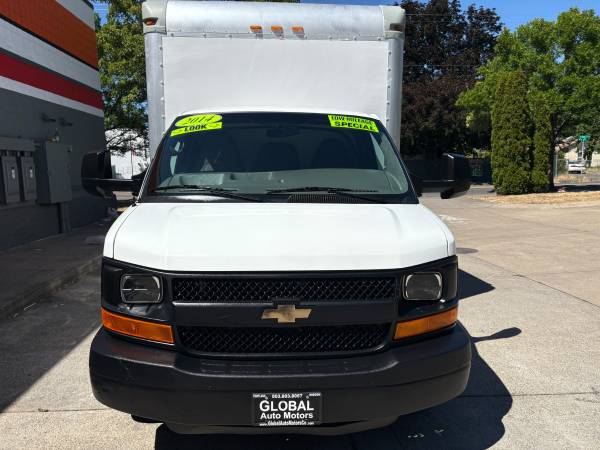 2014 CHEVY EXPRESS 3500HD 158K KM 16 PIES CAJA BLANCA CORTADA EN VENTA - $16,800 (PORTLAND, OREGÓN)63475834135425121