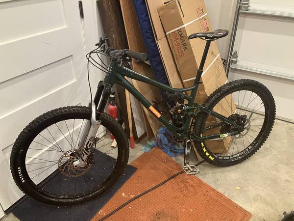 Banshee Spitfire V3 Mountain Bike 1