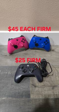 XBOX ONE CONTROLLERS, GREAT CONDITION, FIRM PRICE, READ DESCRIPTION 1