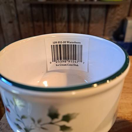 Pfaltzgraff Winterberry Ice Cream Cone Dish (Lot of 4) New/Never Used - $1063470464887299123