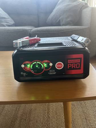 Automotive 12 Volt 80 Amp Battery Charger and Engine Starter 1