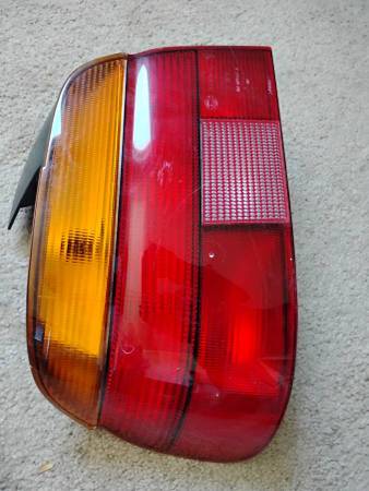 (2) BMW E39 Tail Lights 1