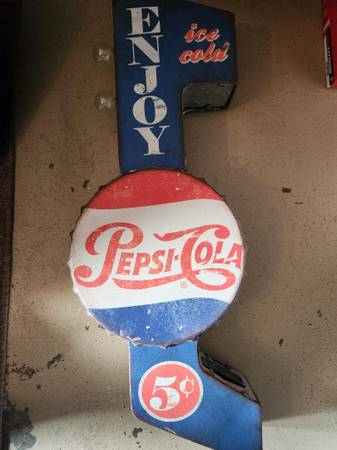 Home Décor Pepsi Sign With Lights And Vintage Décor & Nascar Clock - $40 (Pembroke Pines)63471414740227121