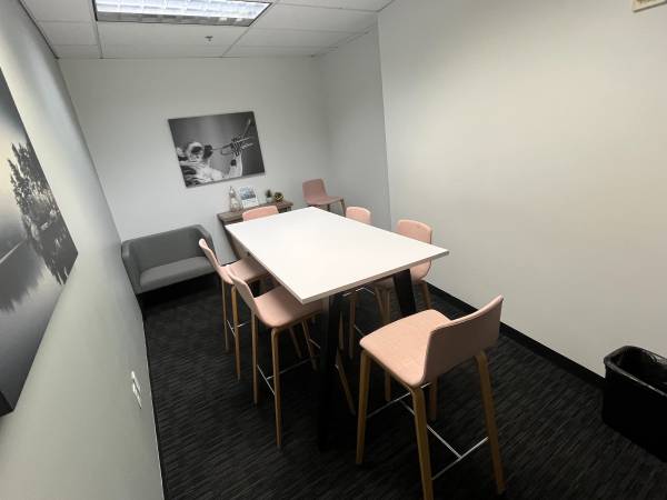$189 Hourly Meeting Rooms & Day Offices at Regus Renton (Renton)64211557590786122