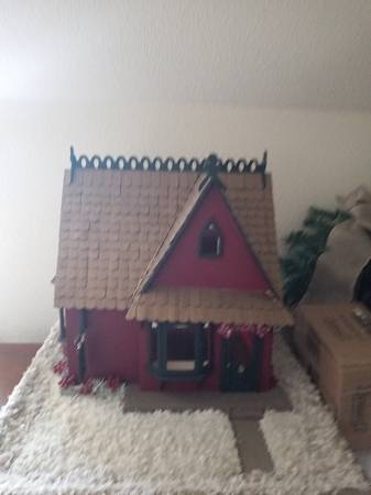 DOLL HOUSE 1