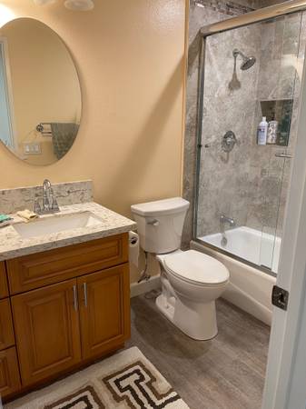 $1,385 Habitación Amueblada en Alquiler (Moorpark)63800618284033124