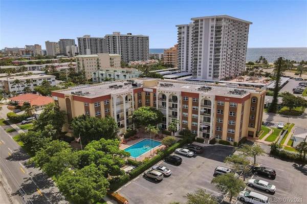 $323,900 / 2br - 1098ft2 - Two BR Condo in Boutique Building Short Walk to Beach in Pompano Beach (Pompano Beach)63825127260035121