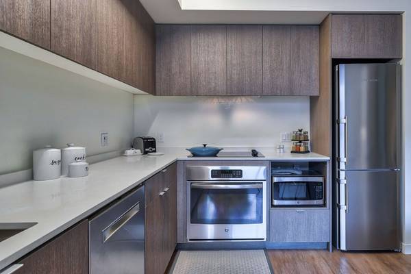 $2,710 / 363ft2 - Walk-In Closets, Package Receiving, Parking space fee: $300.00 (potrero hill)64000749939073122