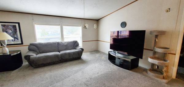 $165,000 / 3br - 1782ft2 - Beautiful 1782 SF, 3 Bedroom, 2 Bath Redman in Park (Milwaukie)63820882932867124