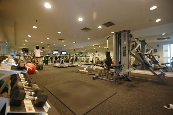 Overly spacious & sunny 1 Bed 1