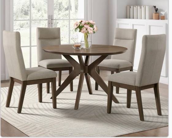 NEW Dining Table with 4 Chairs 1