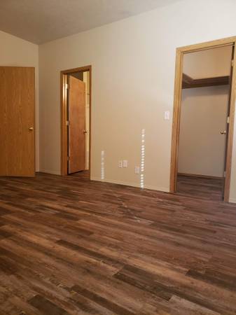 $1,995 / 3br - 1462ft2 - 8460 W Salt Creek Ct Boise - Convenient Corner Lot! D/8460 (Boise)63794920374017124
