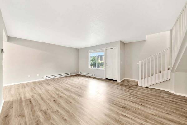 $2,100 / 3br - 1124ft2 - Vaulted Ceilings, 24/7 Emergency Maintenance, Pet Friendly Community (18540 SW Boones Ferry Rd, Tualatin, OR)63831396538497123