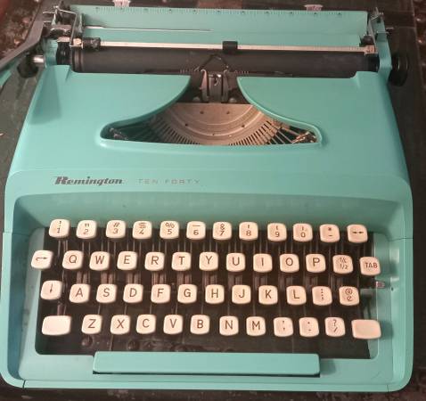 Vintage Remington Ten Forty Typewriter 1