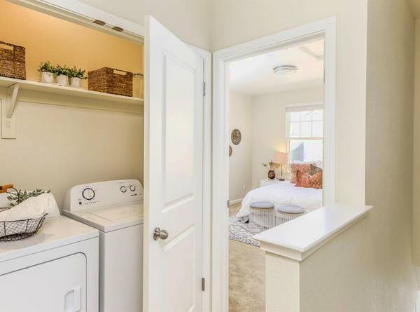 $3,595 / 3br - Short Drive to Sonoma Wine Country - Sophisticated 3 Bedroom (Petaluma)63847326155009121