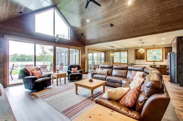 $1 / 5br - Ivy Lane is located on Crosslake of the Whitefish Chain of Lakes (Crosslake, MN)64178132071554123