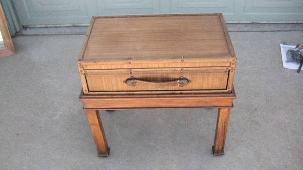 Cool side table that is in two pieces 1