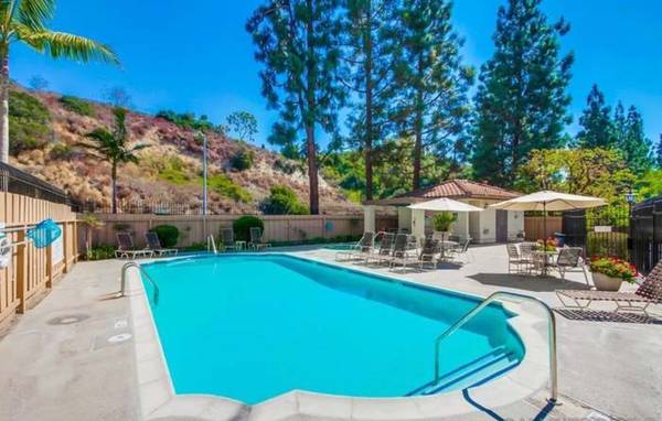 $1,400 / 1br - 1500ft2 - Private Master Bedroom + Bathroom Available in Townhouse (Mission Valley)63657243026177122