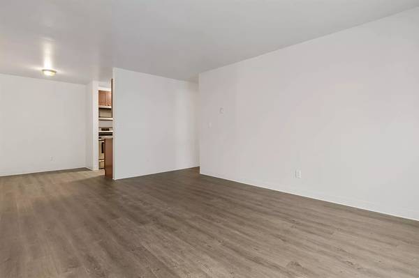 $1,595 / 400ft2 - You will love this Studio. A Higher Quality of Living! (Bellevue)63838112405377121