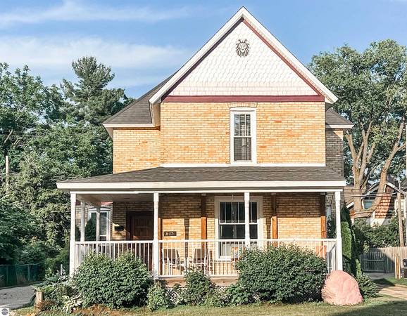 Brick House on Main 1