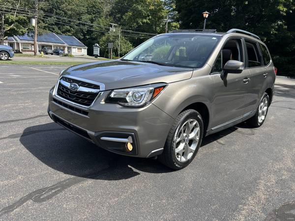 2017 Subaru Forester 2.5i Touring 4D SUV 1