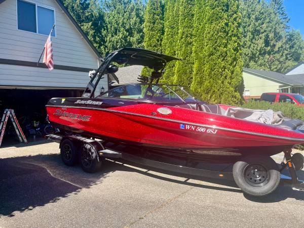 Supreme S226 Surf boat - $67,00063471322136321121