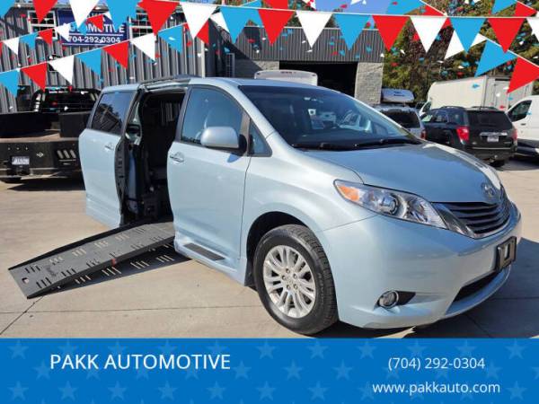 2015 Toyota Sienna XLE BraunAbility Mobility Van Wheelchair Accessible 1