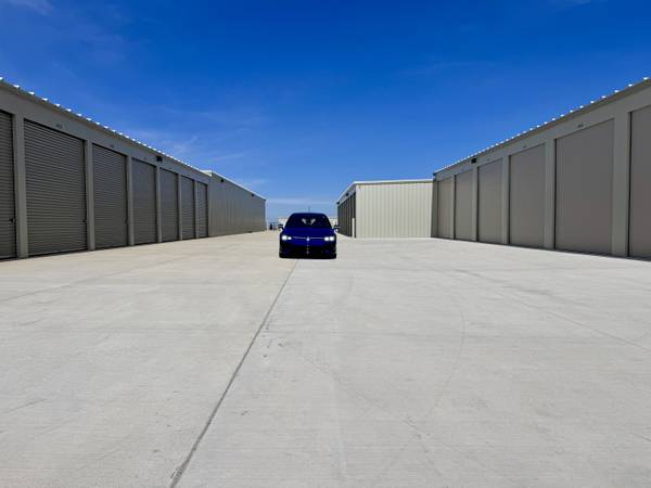 $359 / 385ft2 - Oversized storage units, 11x35 to to 11x65 available.  Optional power (Genoa City)63774346471811121