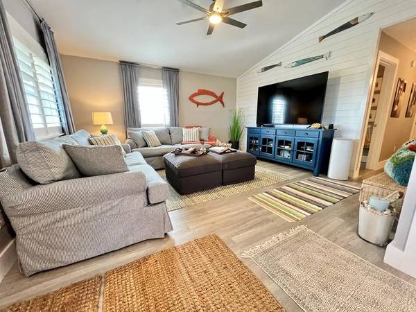 $535,000 / 1306ft2 - Home for Sale in MEXICO BEACH,  (3bd 2ba)63924555121667124