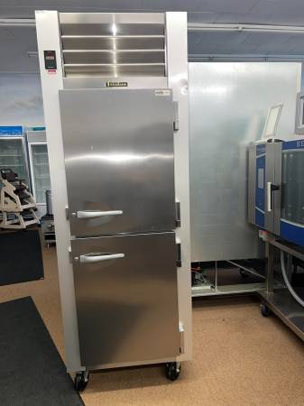 NSF Traulsen 1 Split Door Refrigerator Commercial  Stainless 1