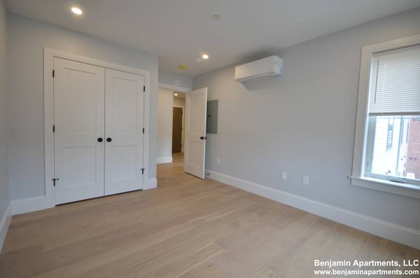 $3,600 / 2br - **BRIGHTON-2BED/2BATH-CLOSE TO BOSTON LANDING, BOSTON COLLEGE-NO FEE! (Brighton)63856447582595124