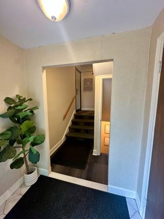 $1,250 / 850ft2 - 850 SF Elegant Second-Floor Office Suite – Delaware Ave (Delaware District)63925204161666121