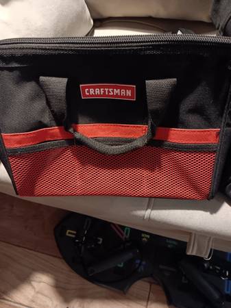 Selling a tools bag with carry handle and zipper 1